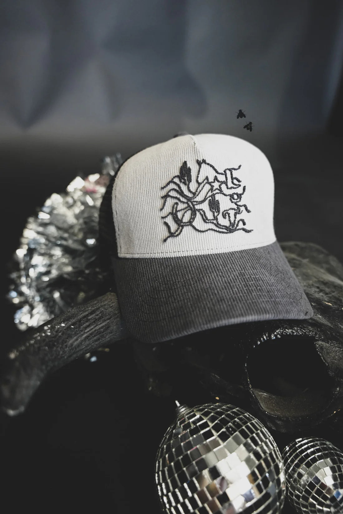 Wavy western cap