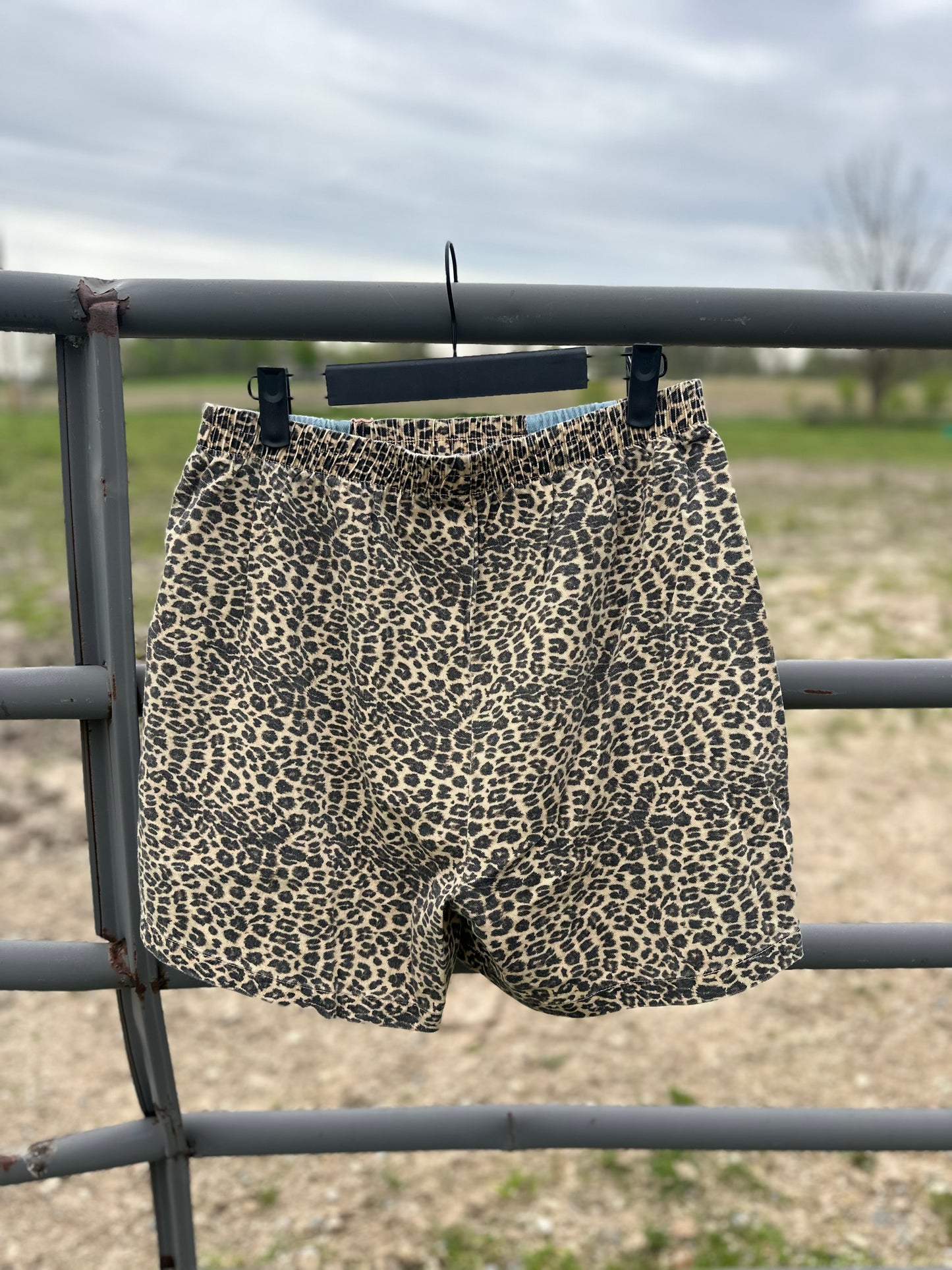 WITTY WILD SHORTS