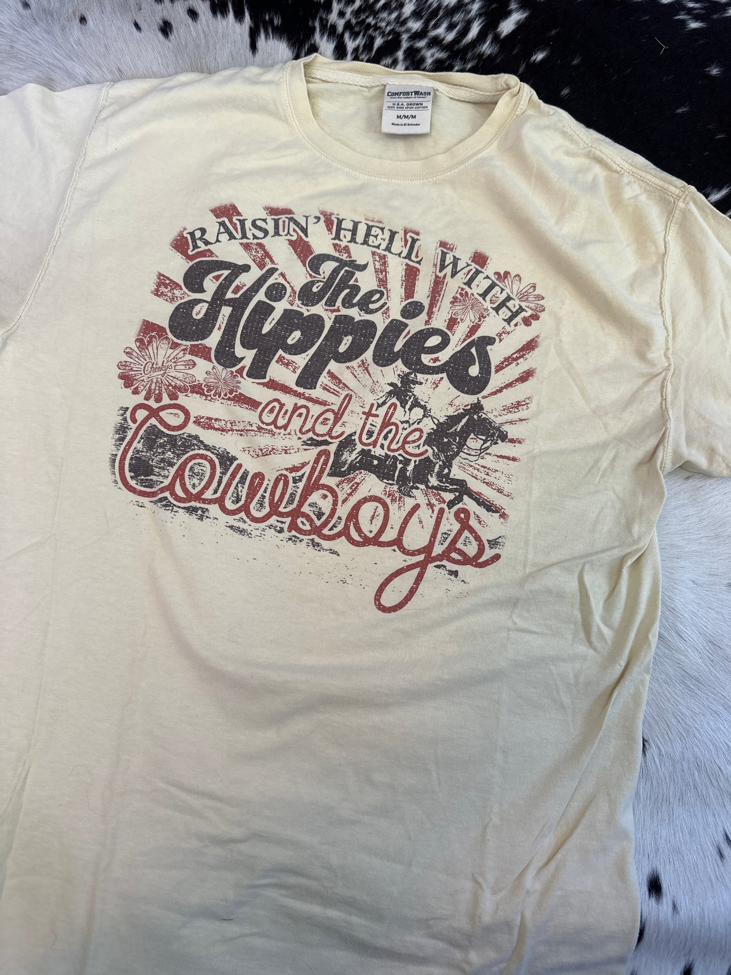 Medium hippies and cowboys tee used