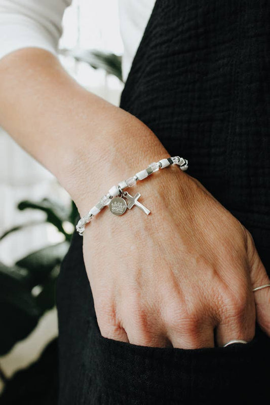 Mary Bracelet silver - Made by Survivors